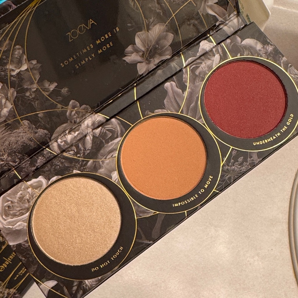 ZOEVA Opulence Eyeshadow Palette - Black and Gold Floral